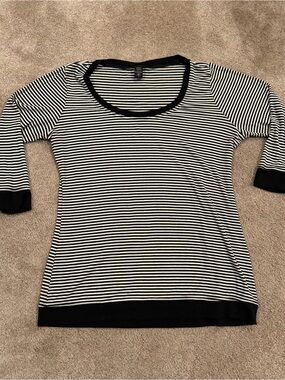Torrid Size 1 Black White Striped Ribbed Long Sleeve Top